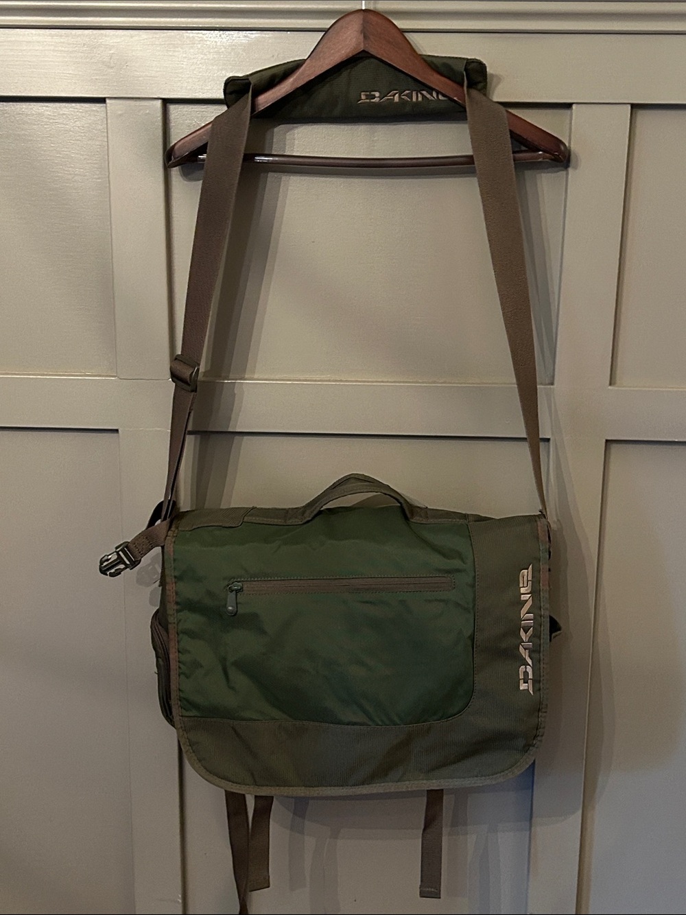 Dakine Messenger Bag Travel Laptop Bag Green